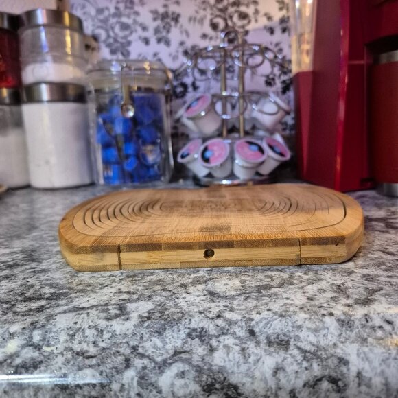 Wooden gift basket from Bonnie and Pop. No fruit. - Picture 4 of 8